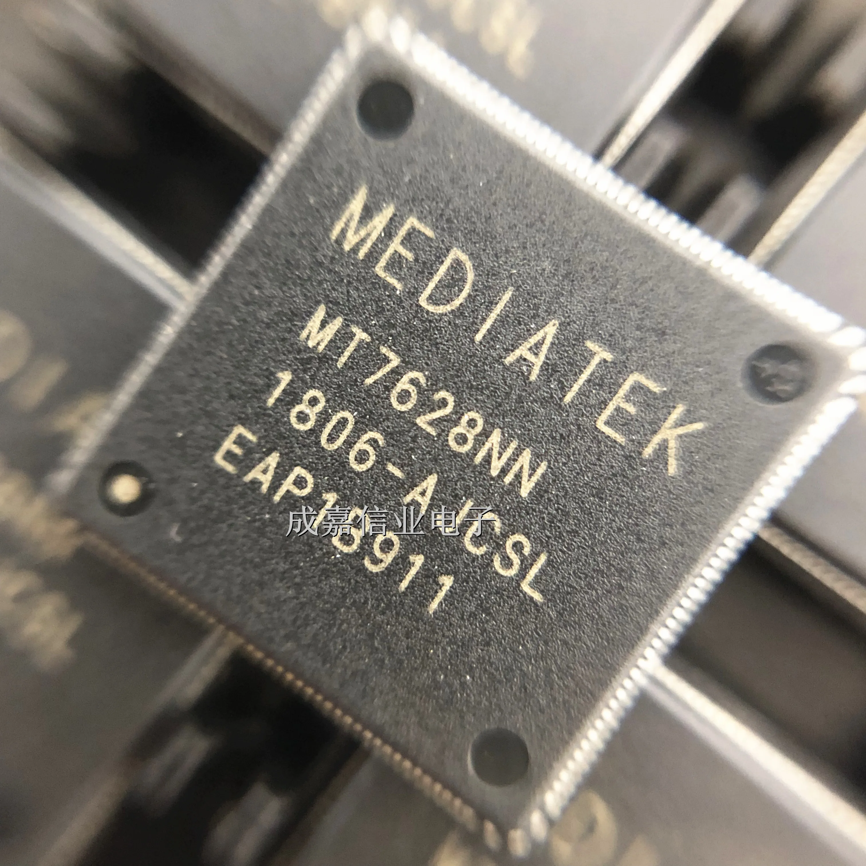 5 stks/partij MT7628NN QFN-156 Low Power 300 M LoT Module SPI, I2C, I2S, PCM, UART, JTAG, GPIO Gloednieuw Echt Product