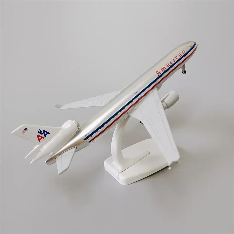 

20cm USA American AA Airlines MD MD-11 Airways Diecast Airplane Model Alloy Metal Air Plane Model w Wheels Aircraft Toys