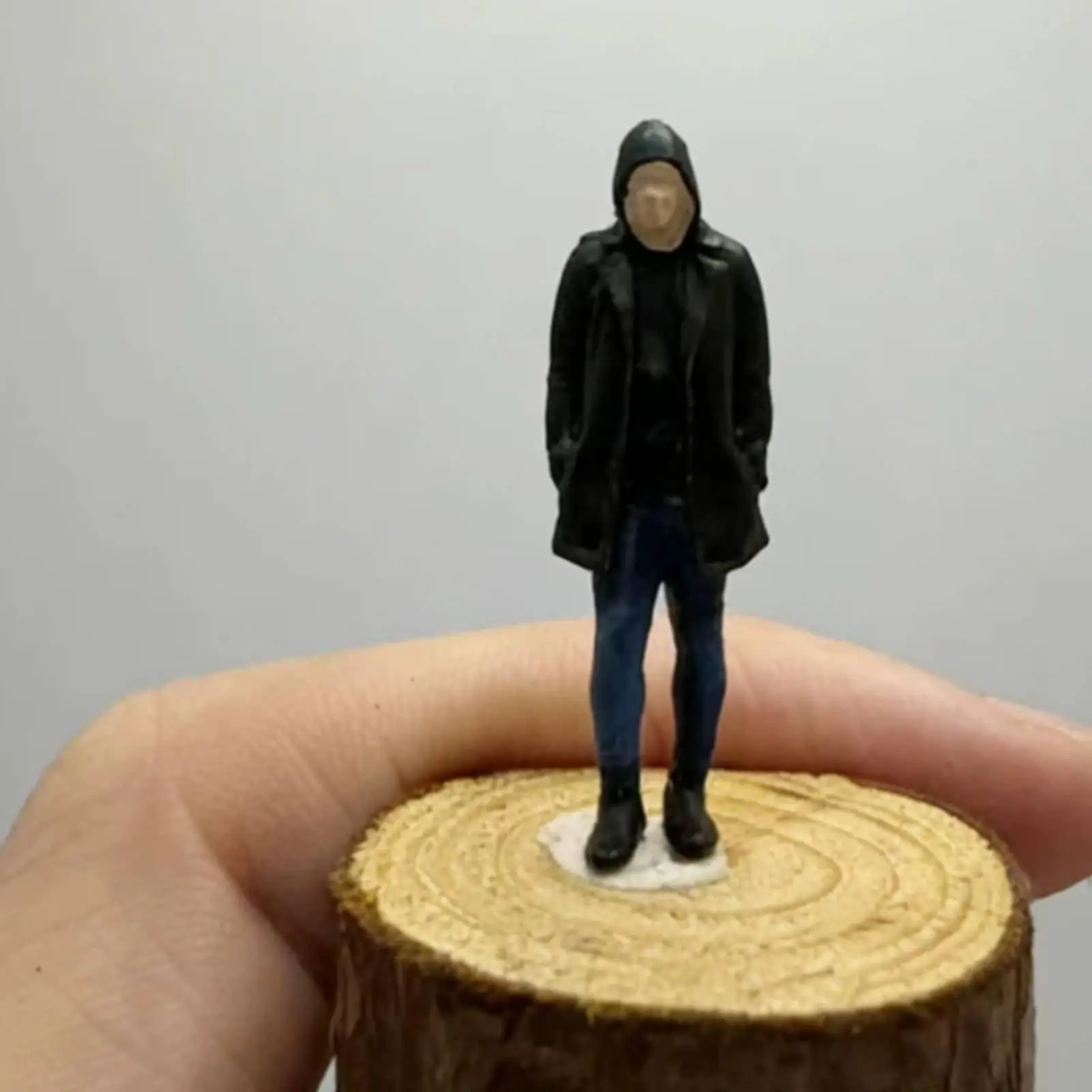Cowboy Action Figure Resin Painted Miniature Dollhouse Decoration Collectible Figurine for 112 Mini Accessories