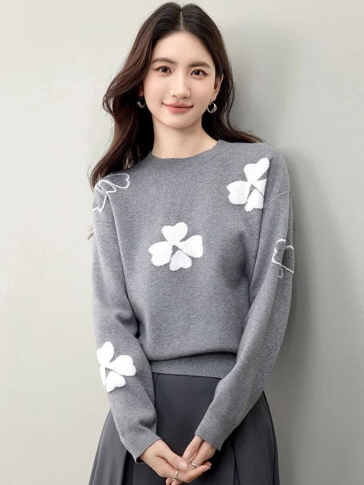 

SENTUBILA Women's Lucky Flower Contrast Color Pullover Sweater Autumn 2025 Commuter O-Neck Knit Casual Loose Fit Top W53EE2844