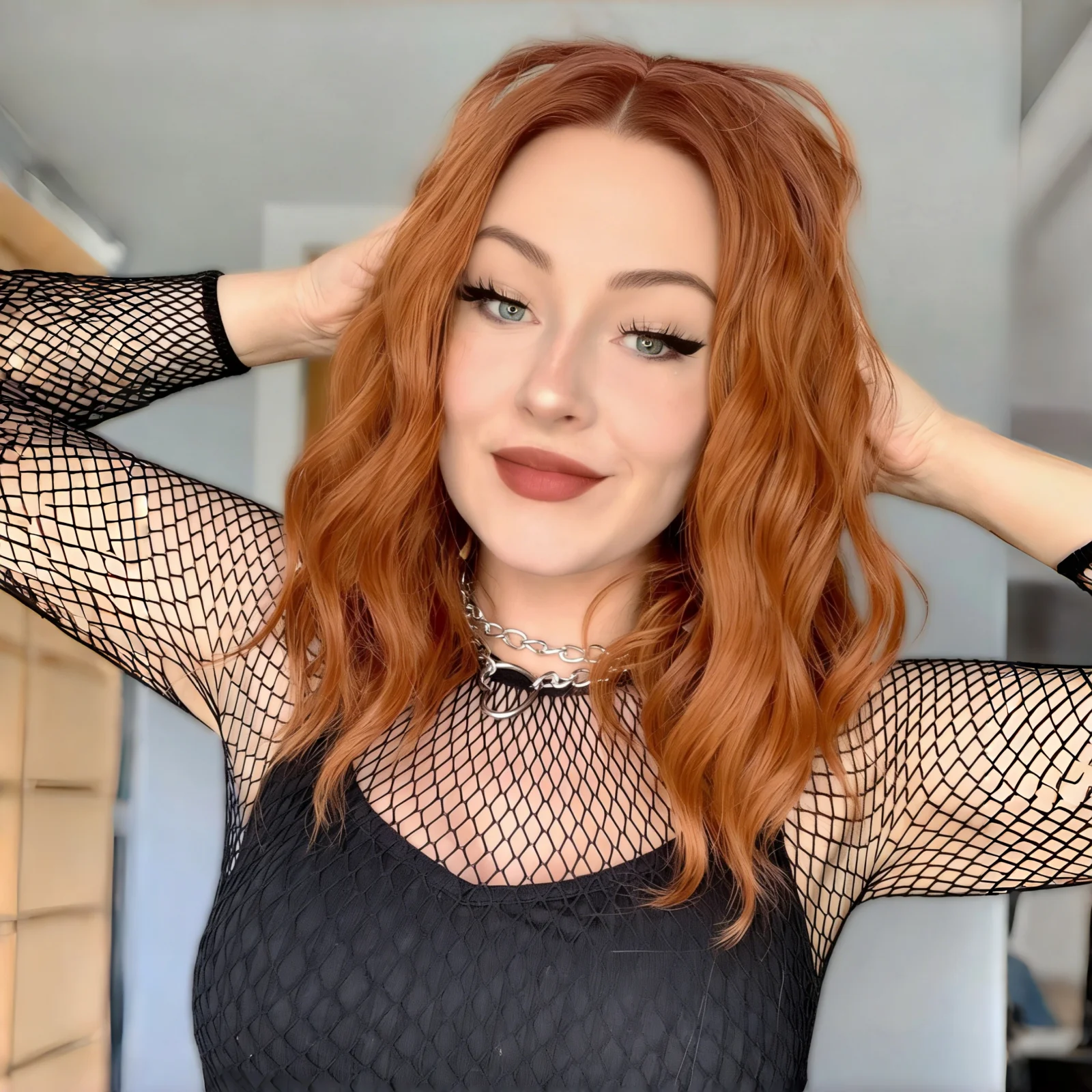 Short Wavy Curly Bob Wigs for Women Ginger Orange Shoulder Length Middle Part Copper Natural Wave Heat Resistant Cosplay Party