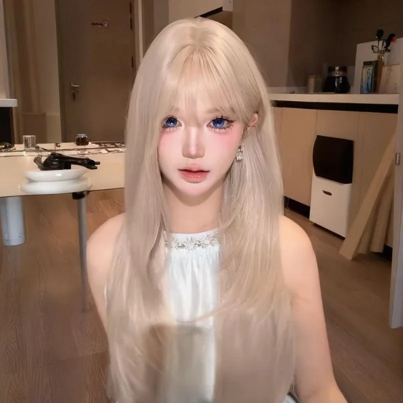 

Synthetic wig, milk tea white gold bangs, high layers, long straight hair, natural full head, set-style, female group hair color