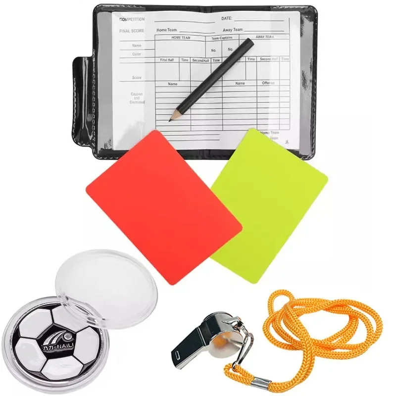 Conjuntos de cartões de árbitro de futebol, cartões vermelhos e amarelos de aviso com carteira, folhas de pontuação, notebook, ferramenta de árbitro de jogo de juiz