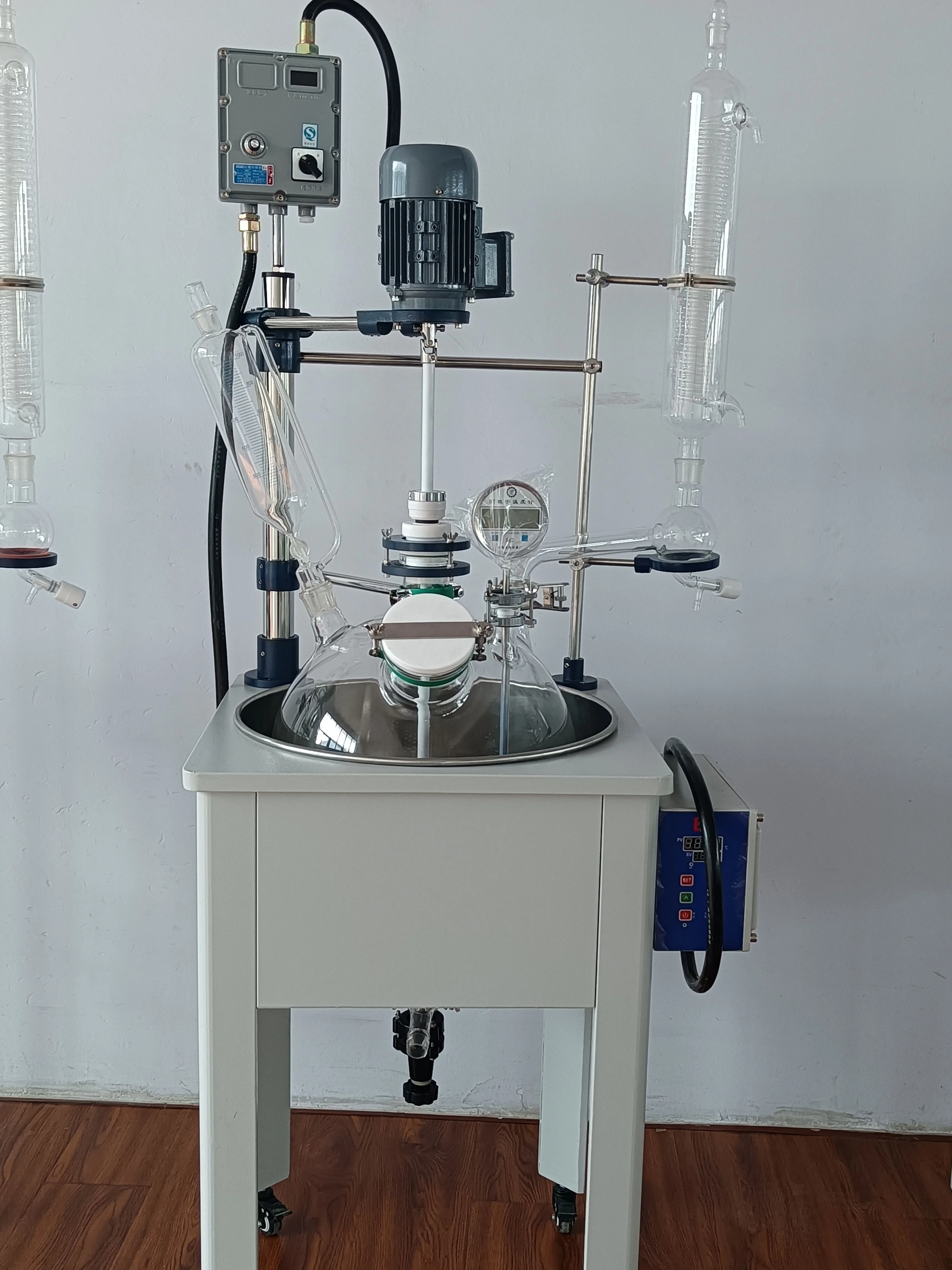 High Quality Laboratory Equipment 200L Biological Single Layer Vacuum Glass Reactor