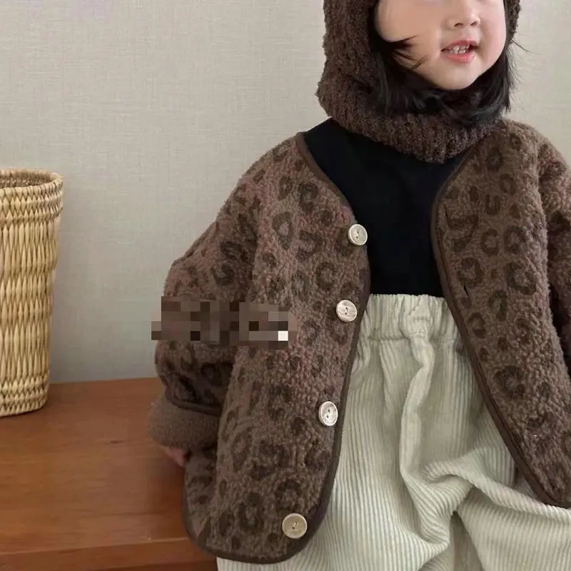 Girls\' outerwear single breasted leopard print V-neck plush  thickened top 2023  winter new children\'s clothing  boys clothes