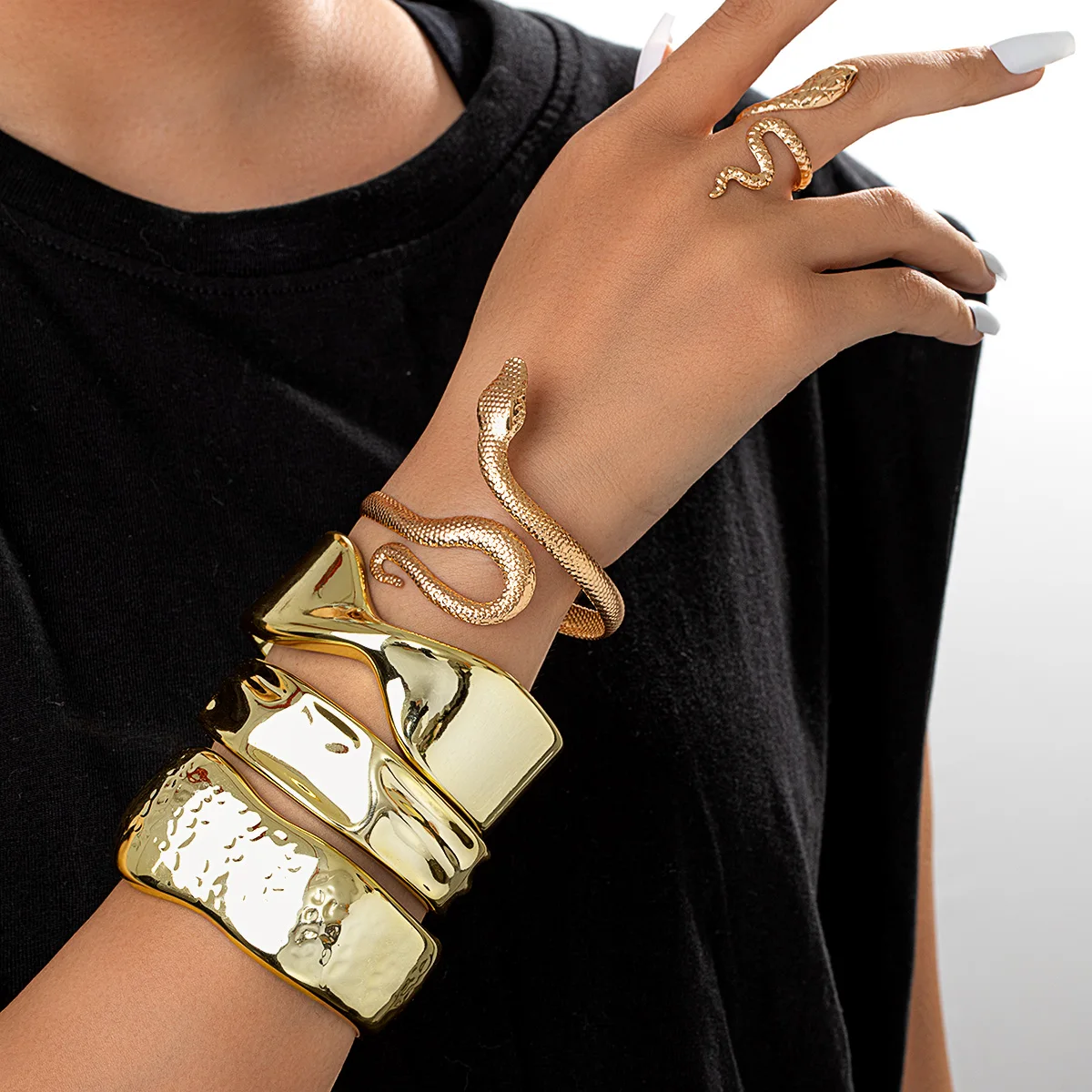 5-piece personalized wide face geometric opening bracelet multi piece set snake shaped ring women's jewelry set
