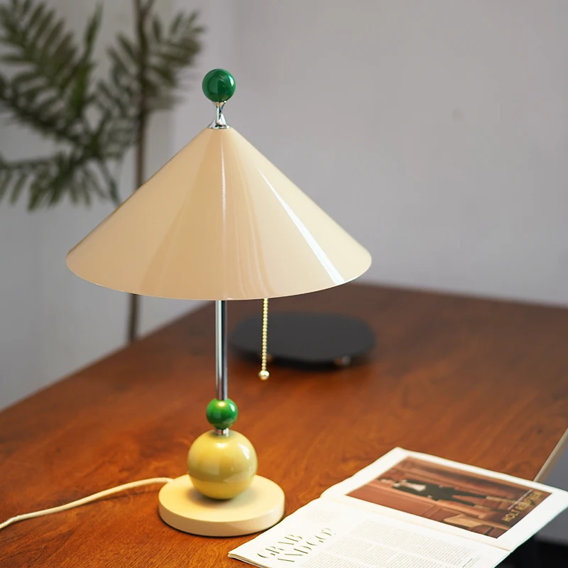 lampe-de-chevet-parapluie-creative-et-tendance-couleur-dopamine-memphis-eclairage-de-bureau-unique-pour-chambre-a-coucher