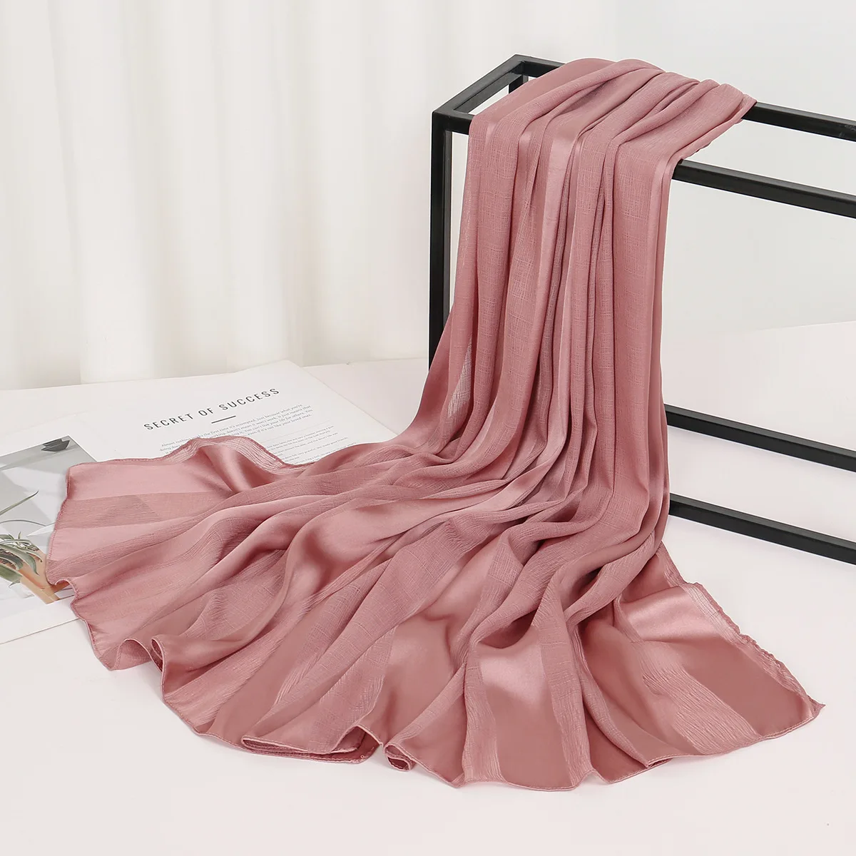 

Light and Breathable Satin Imitation Silk Long Towel, High-end Striped Shawl Plain Color Simple and Versatile Headscarf
