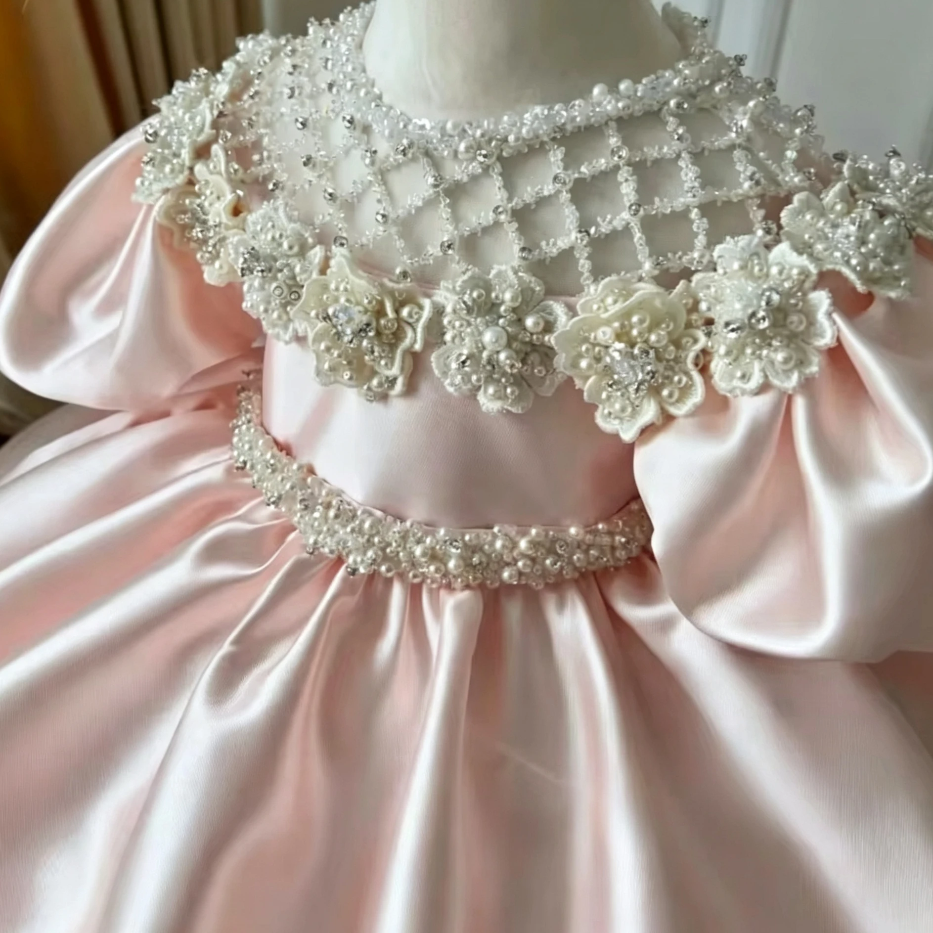 Customized Pink Flower Girl Dress for Wedding Bow Pearls Short Sleeve Floor Length Elegant Kids Birthday First Communion Gown