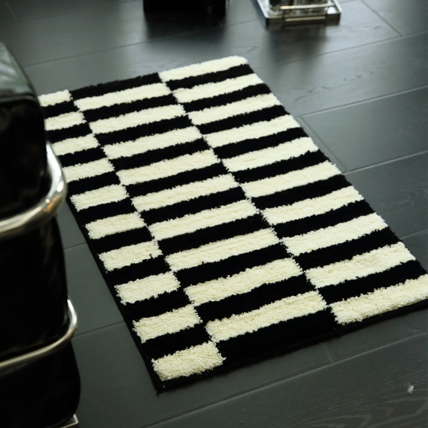 

Absorbent Bath Mat Black White Chenille Short Plush Kitchen Rug Bathroom Floor Mats soft Absorbent Shower Mat Quick Dry Carpet