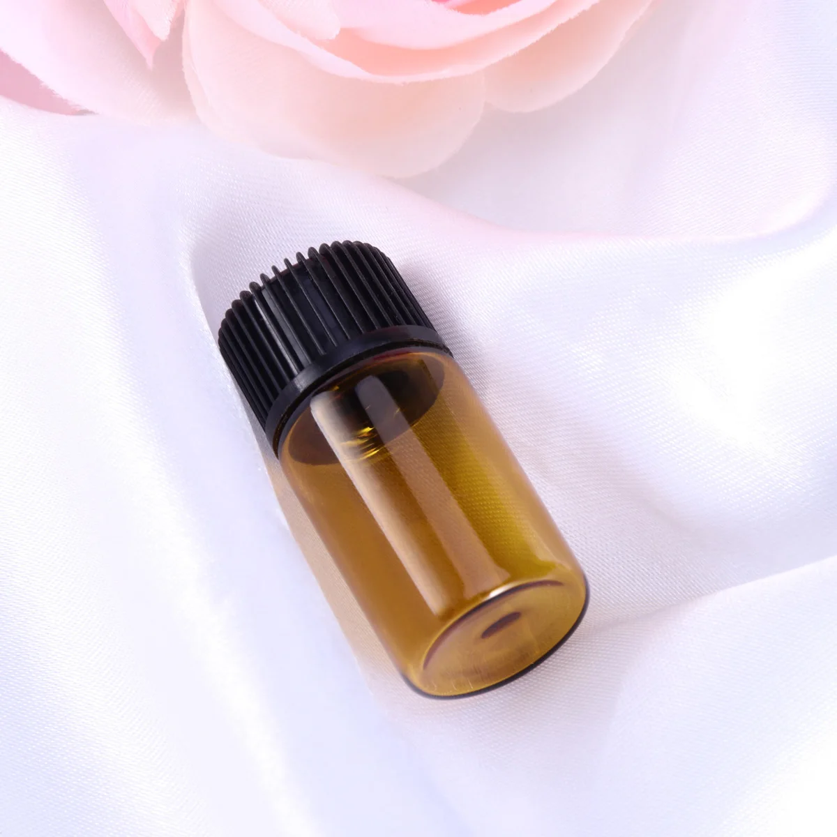 

30 Pcs Oil Bottles Glass Mini Perfume Small Glass Bottles Black Lid Laboratory Vials Travel Sample Aromatherapy