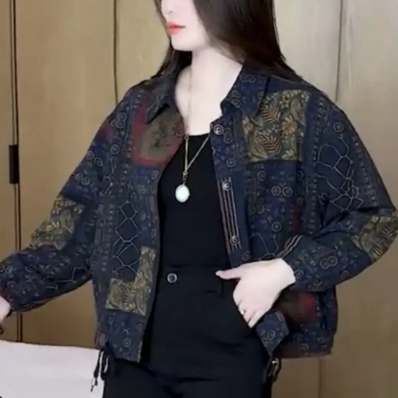 Fashion 2024 Autumn New Ethnic Style Mom Short Coat Large Loose Casual Versatile Age Reducing Top for Women