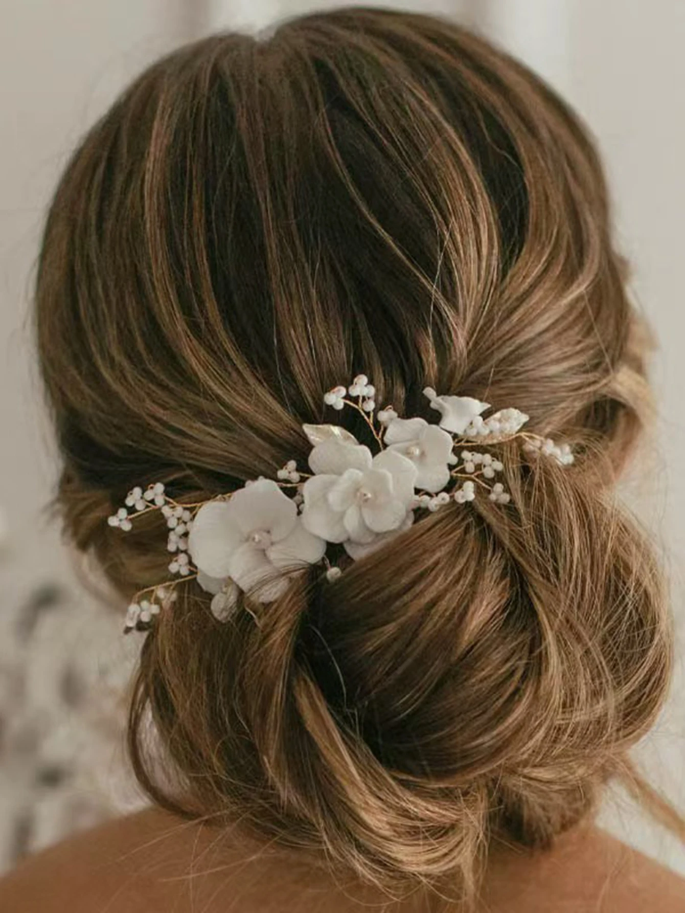 White ceramic flower hair comb, pearl and baby's breath leaf hairpin, bridal wedding updo hair accessory, wedding accessory