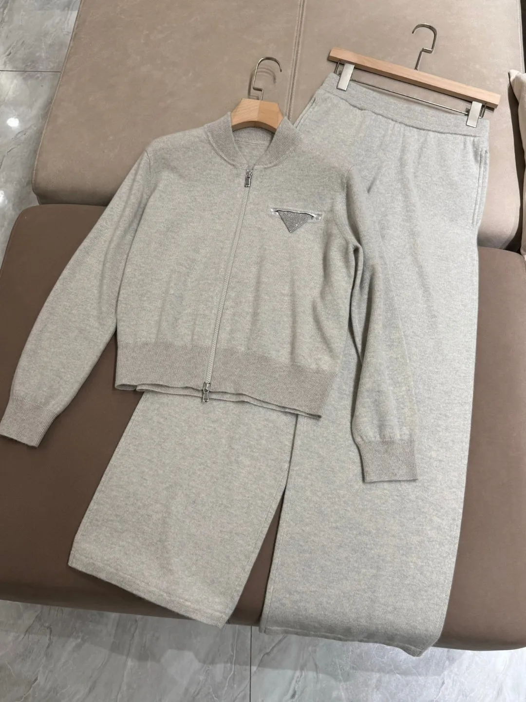 Luxurious solid color pure cashmere comfortable knitted pants suit