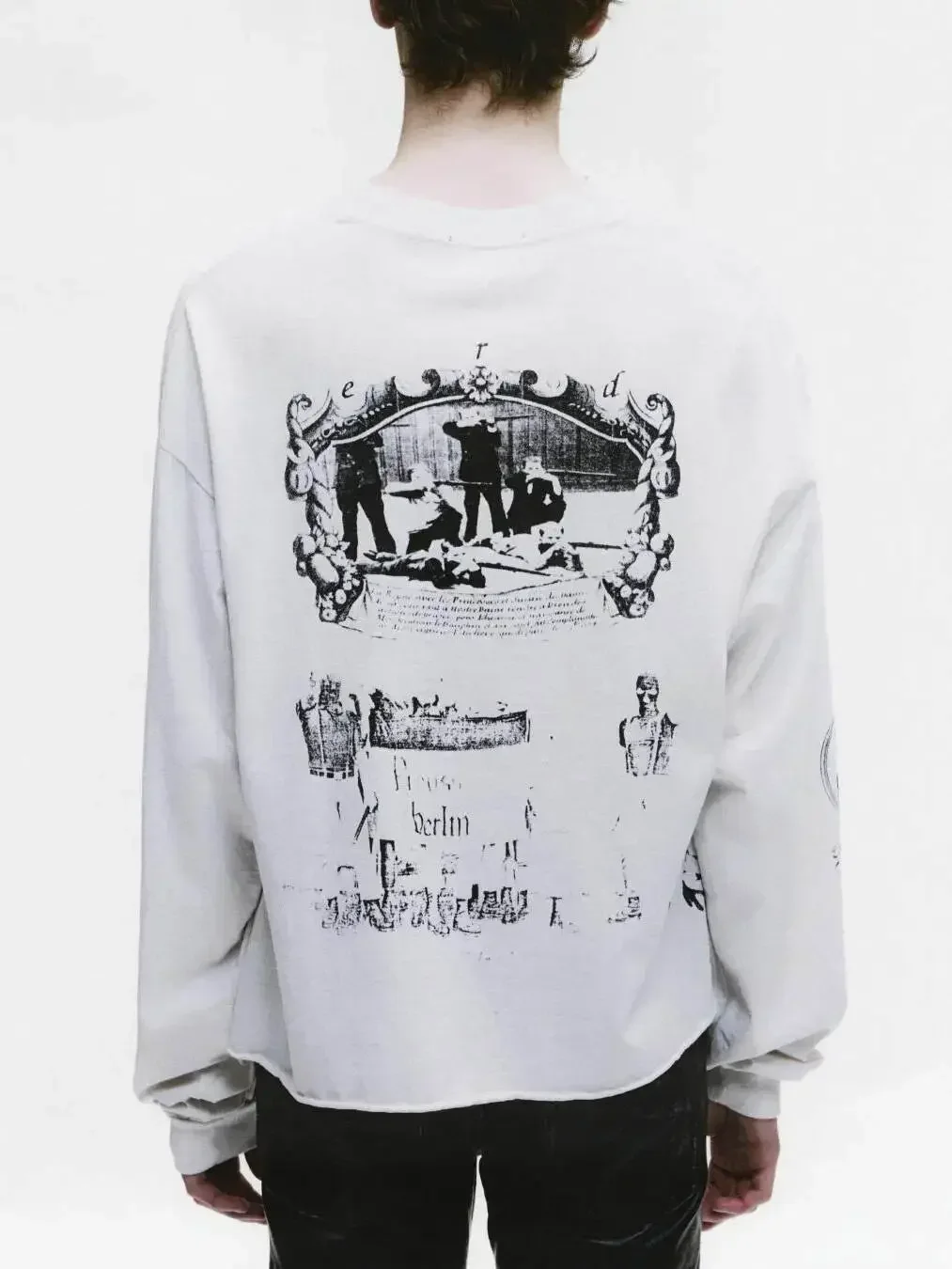 

Napoleon letter carriage boxy curled T-shirt