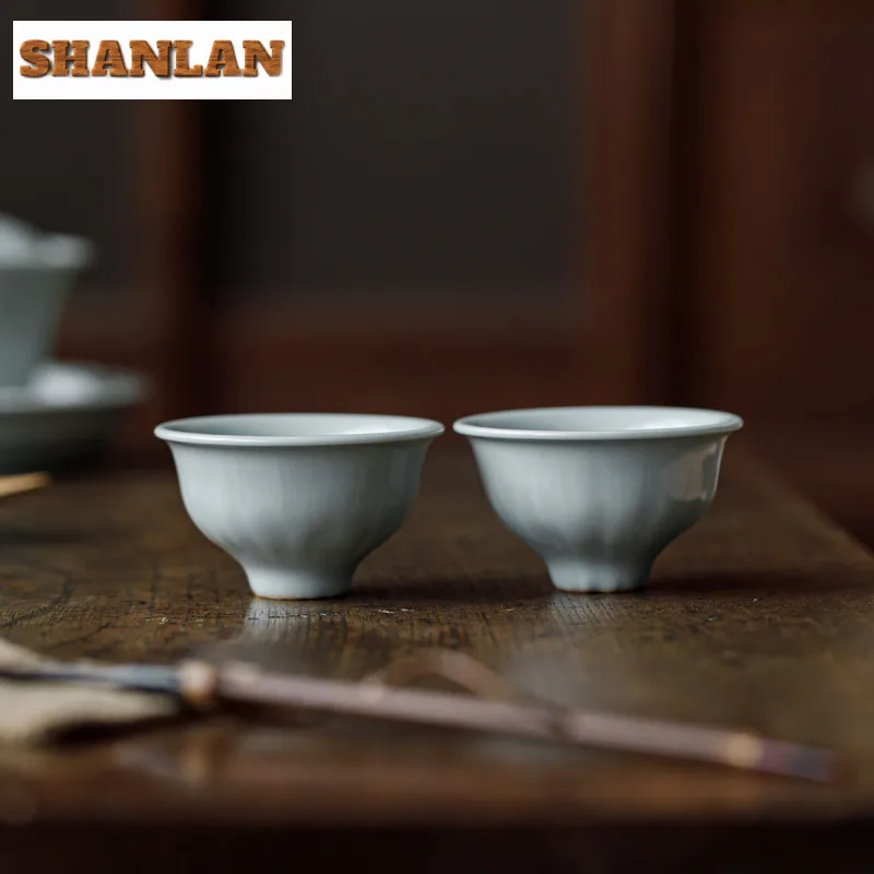 

2 шт./лот Небесно-голубая фарфоровая чайная чашка Ru Kiln Ретро чайная чаша Образец чайной чашки Чайная чашка с ароматом Chazhan Master Cups Teaset 50 мл