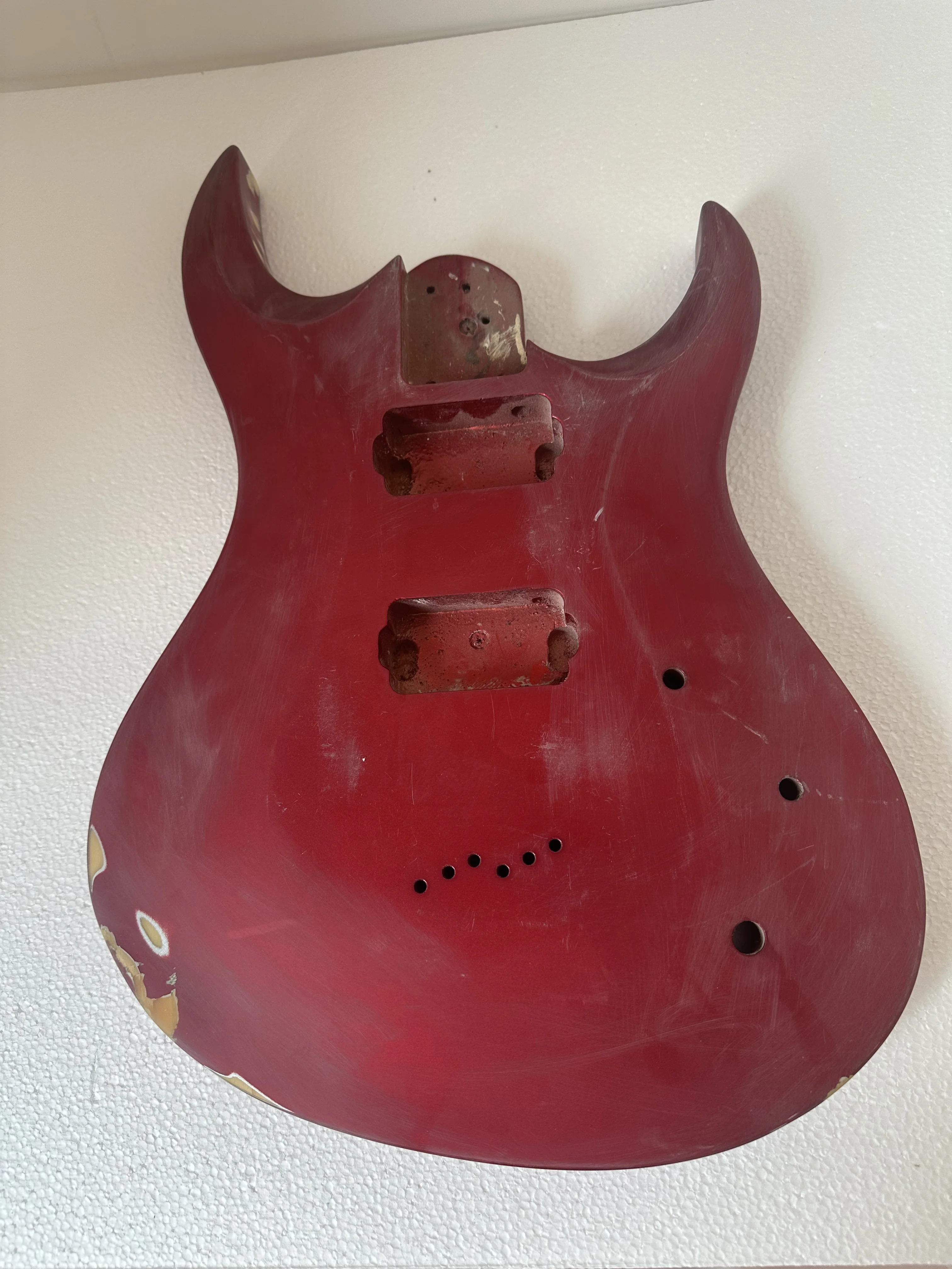 factory-stock-defective-body-metal-red-special-shape-electric-guitar-body-special-round-pocket-gloss-finished