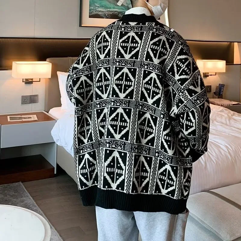 2025 جديد V-Ne محبوك سترة الرجال عادية فضفاض Sle الخريف الشتاء طالب الرجعية الأمريكية الترفيه irt Haome الصبي متماسكة...