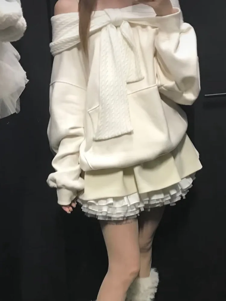 

Худи с открытыми плечами и бантом, вязаный свитшот свободного кроя, оверсайз, стройнящий, осенне-зимний, очаровательный пуловер