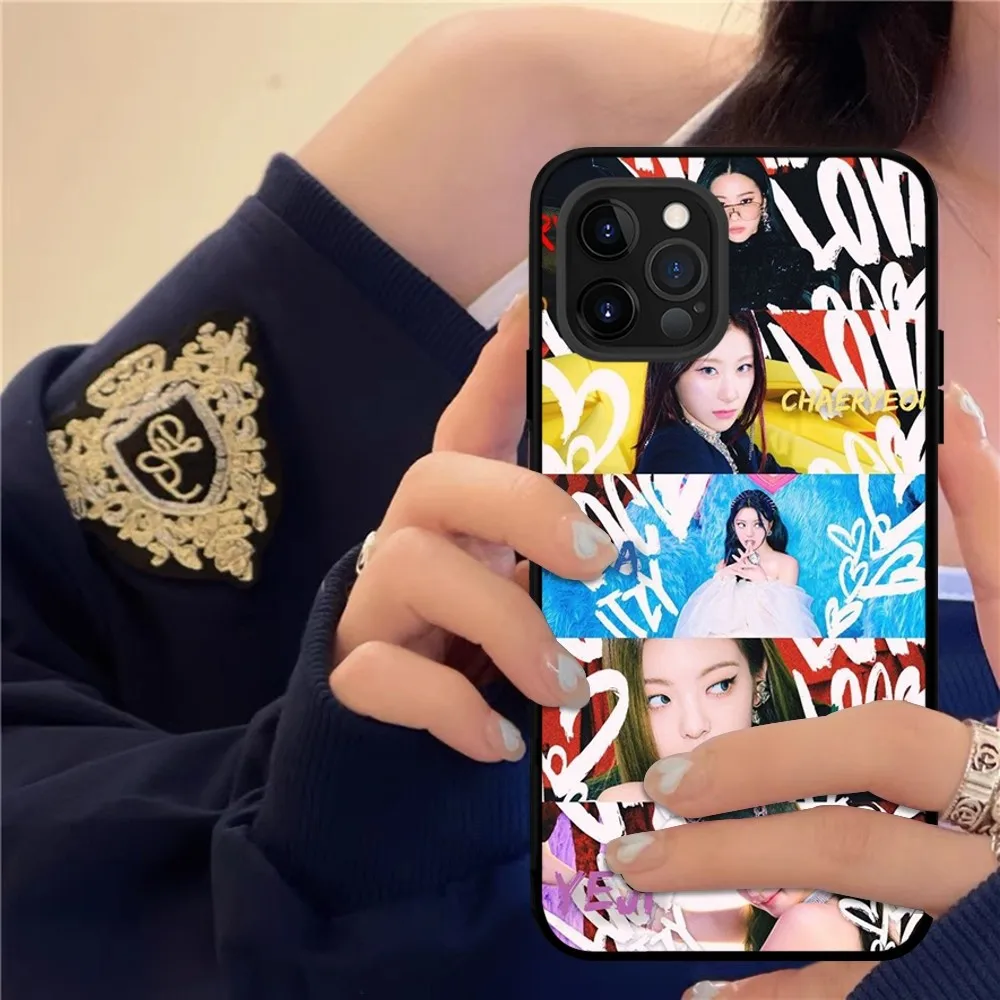 Hot Kpop group-ITZY Phone Case Silicone Soft for iphone 15 14 13 12 11 Pro Mini XS MAX 8 7 6 Plus X XS XR Cover