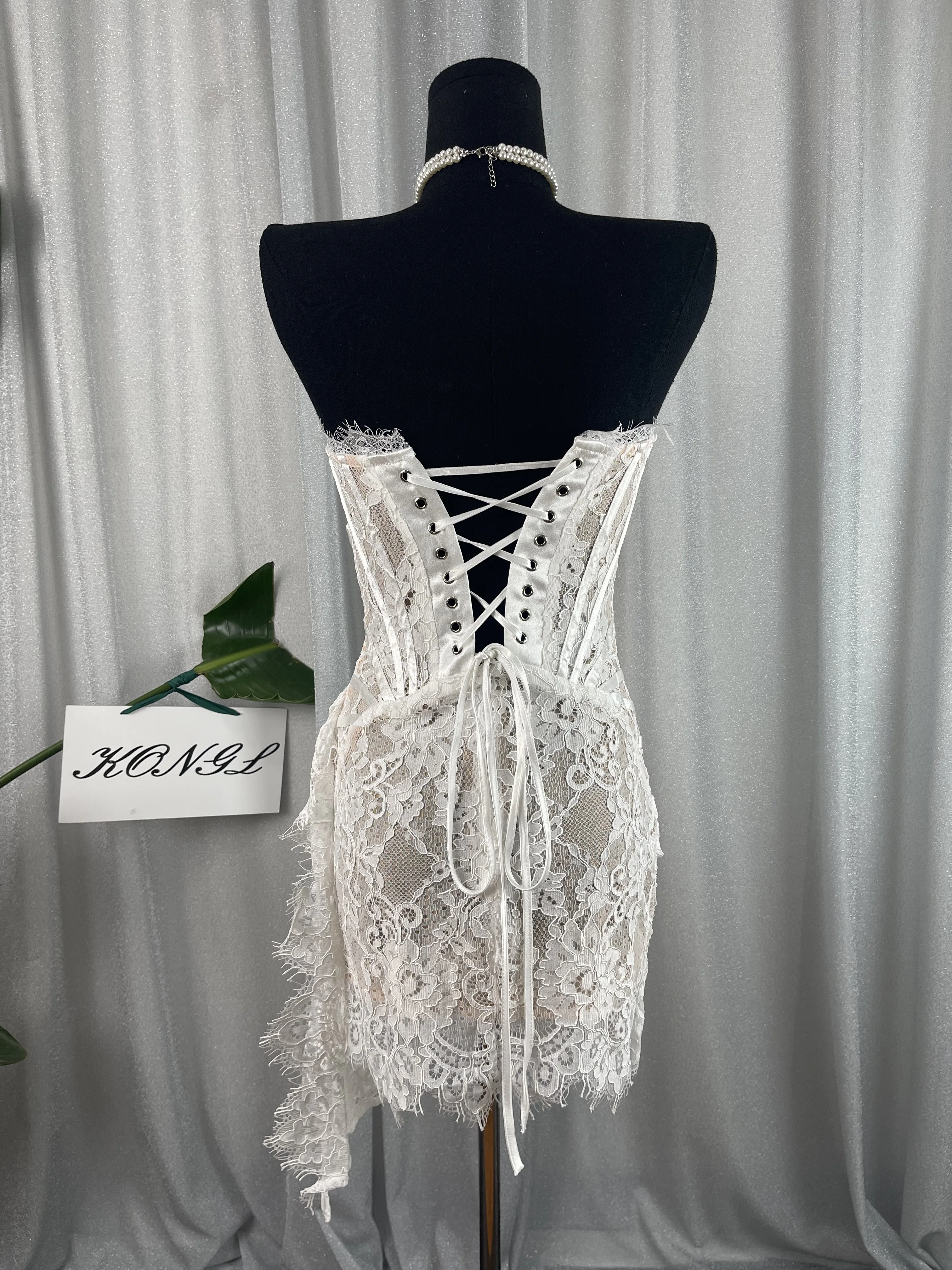 Minivestido Sexy de encaje empalmado sin tirantes para mujer, minivestido de espina de pescado a la moda, sin mangas, temperamento, vestidos de fiesta, ropa femenina nueva