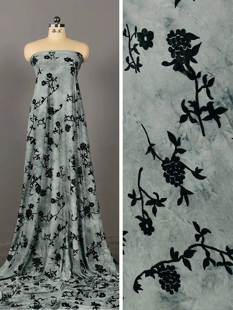 

Light ey Blue Vintage Dyed Floing Fabric Relief Peony Wind Elastic Top Material Home Sponge Pad DIY Crt