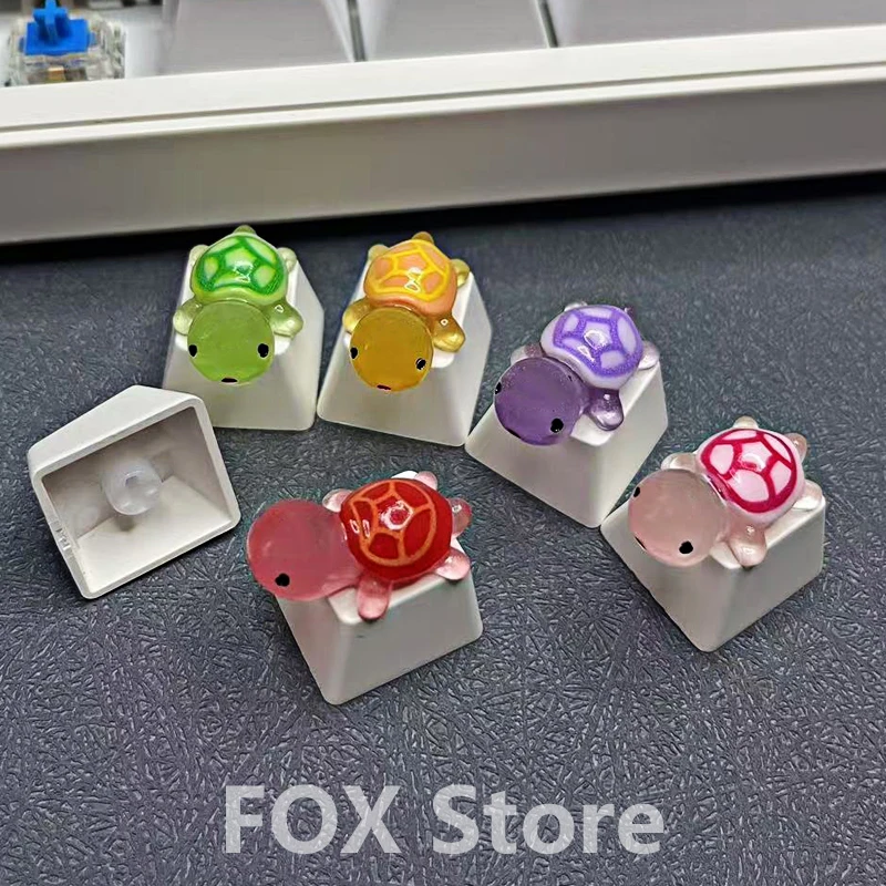 

1PC Cute Cartoon Transparent Strawberry Rabbit Keycap DIY Handmade Personalized Mechanical Keyboard Dedicated PBT Keycap