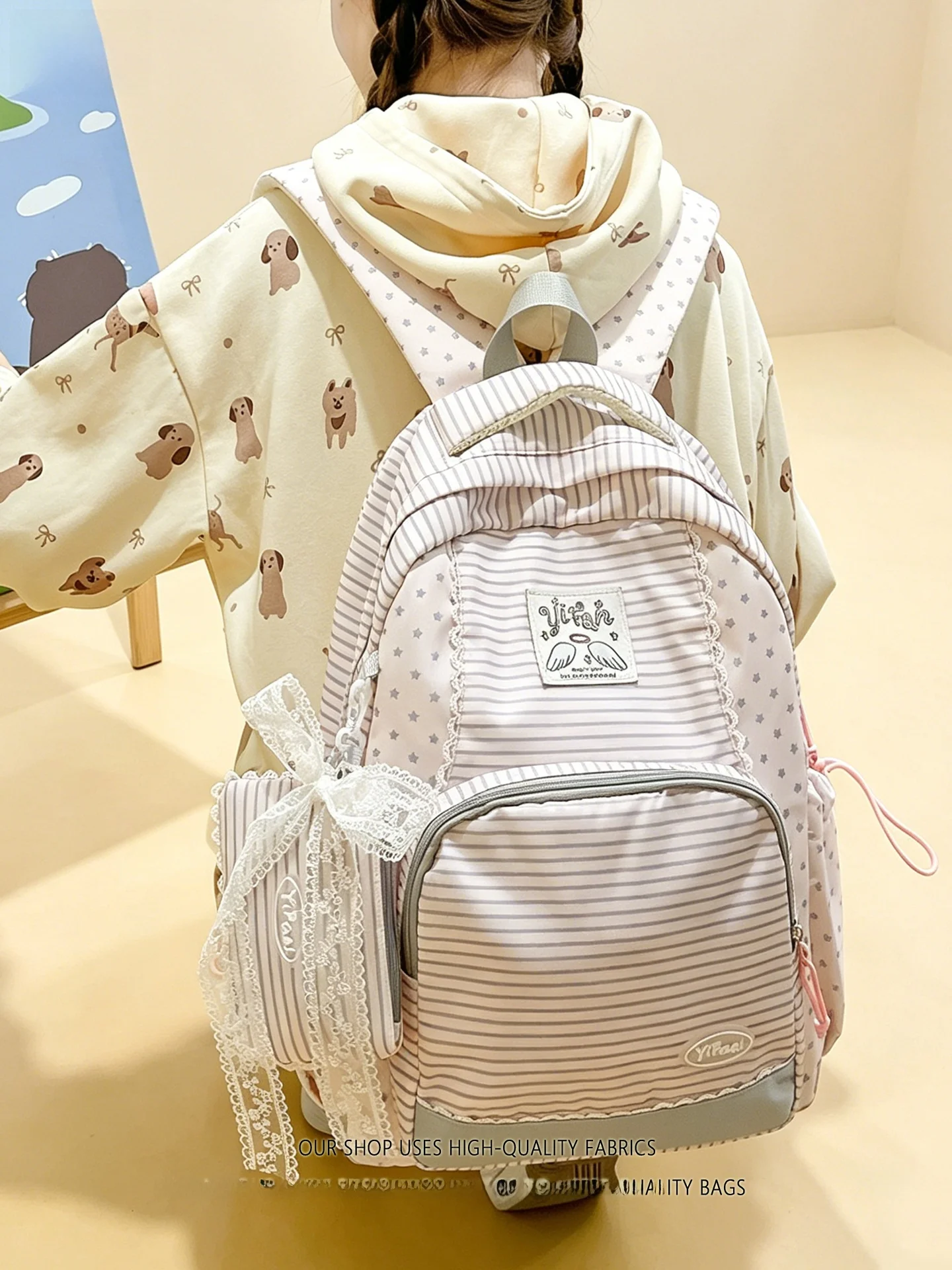 Adorable Striped Student Backpack Lightweight Casual Large Capacity Girls' Backpack Youth Commuter Bag Waterproof Zipper