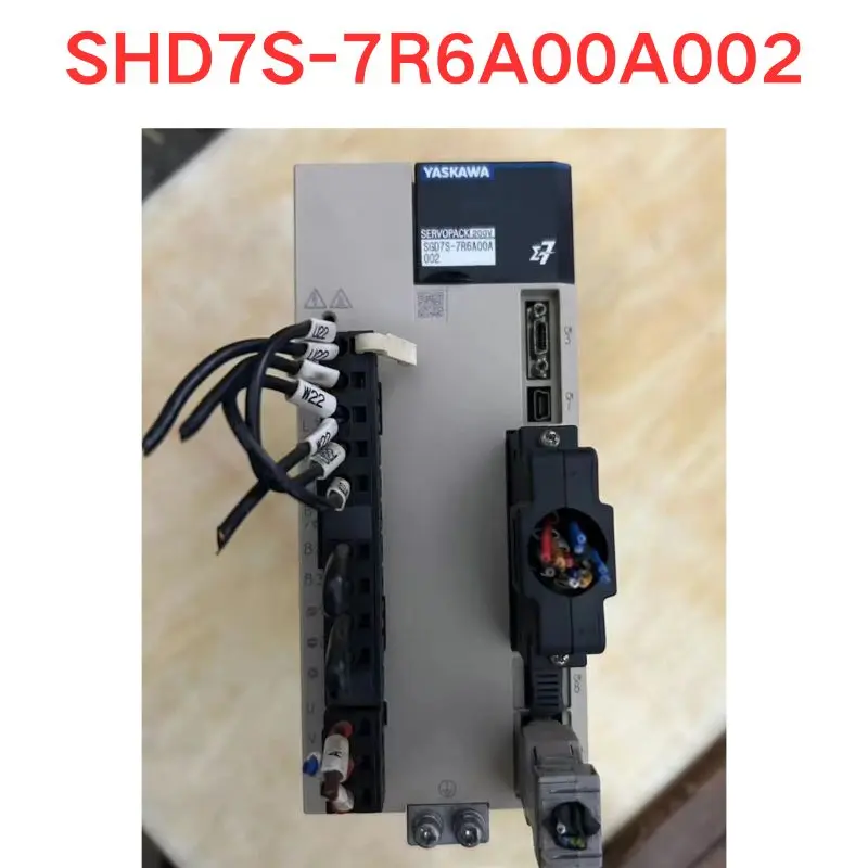 Used OEM disassembled parts SHD7S-7R6A00A002 Servo driver Functional test OK