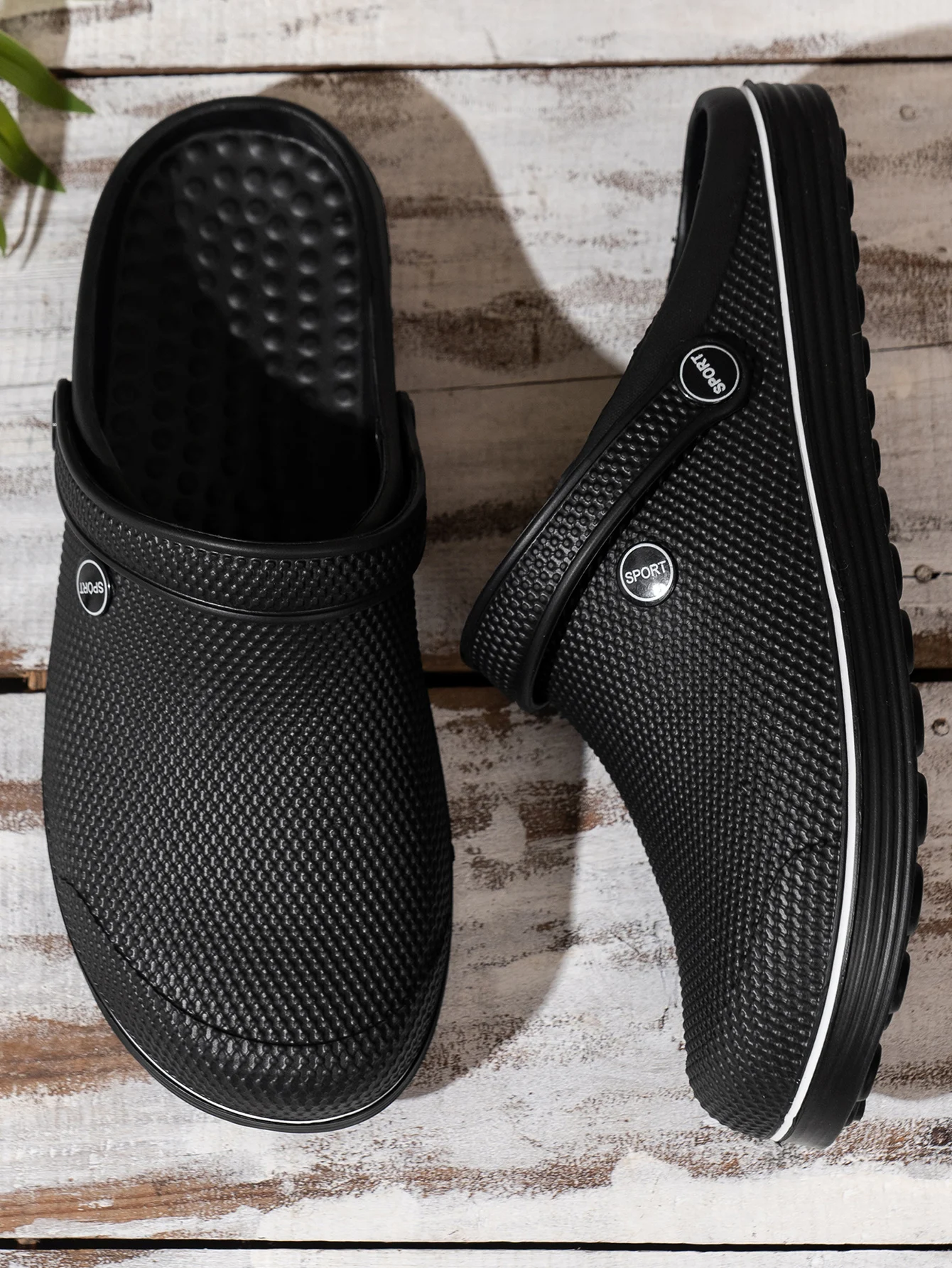 Men\'s Flat-Soled Clogs Are Breathable, Comfortable, Non-Slip, Wear-Resistant, Casual and Versatile, Daily Home Outing Work Shoes