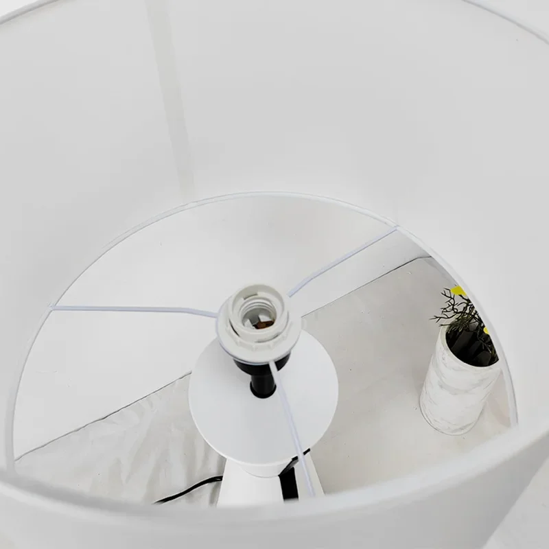 SANDYHA الشمال الحديثة السيراميك LED الجدول مصباح النسيج الظل تصميم أنيق غرفة المعيشة غرفة نوم دراسة أريكة السرير لهجة الإضاءة