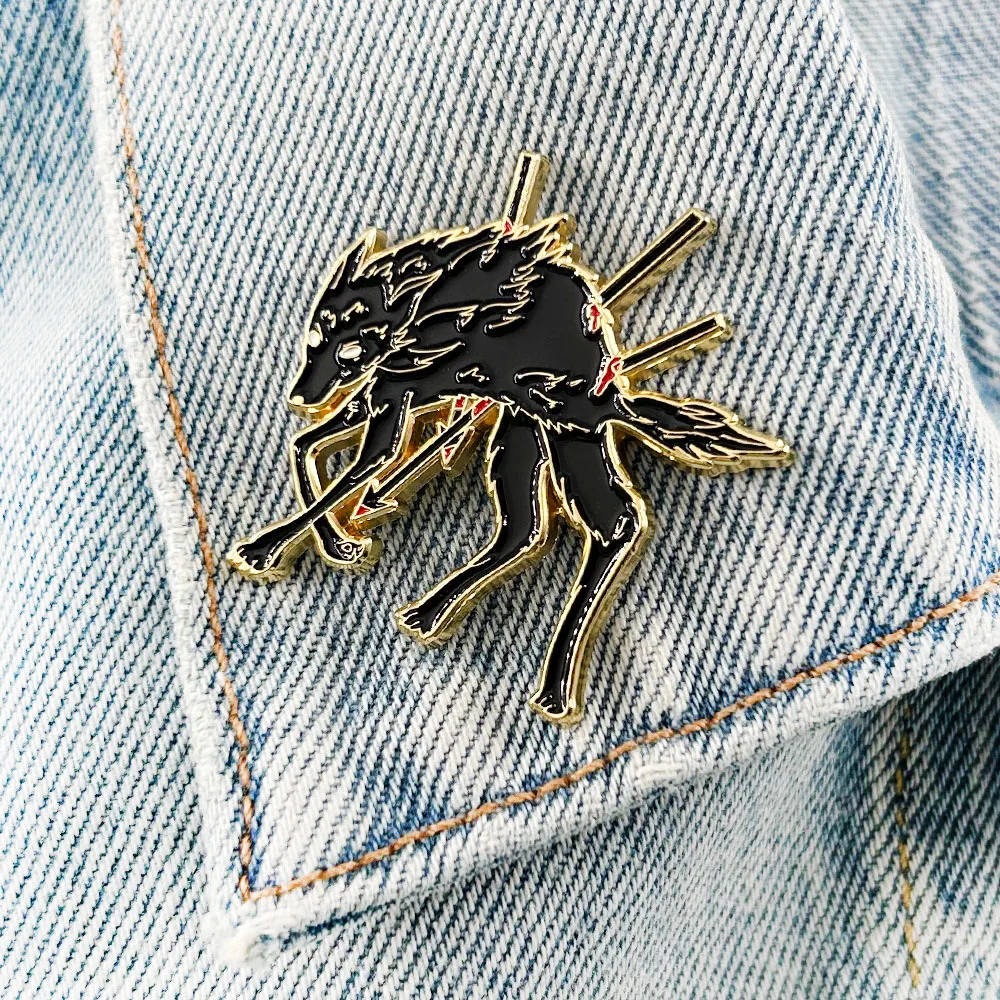 Wolf Arrow Enamel Pin Injured Animal Badge Creepy Gothic Brooch Dark Jewelry Holiday Accessory Decoration