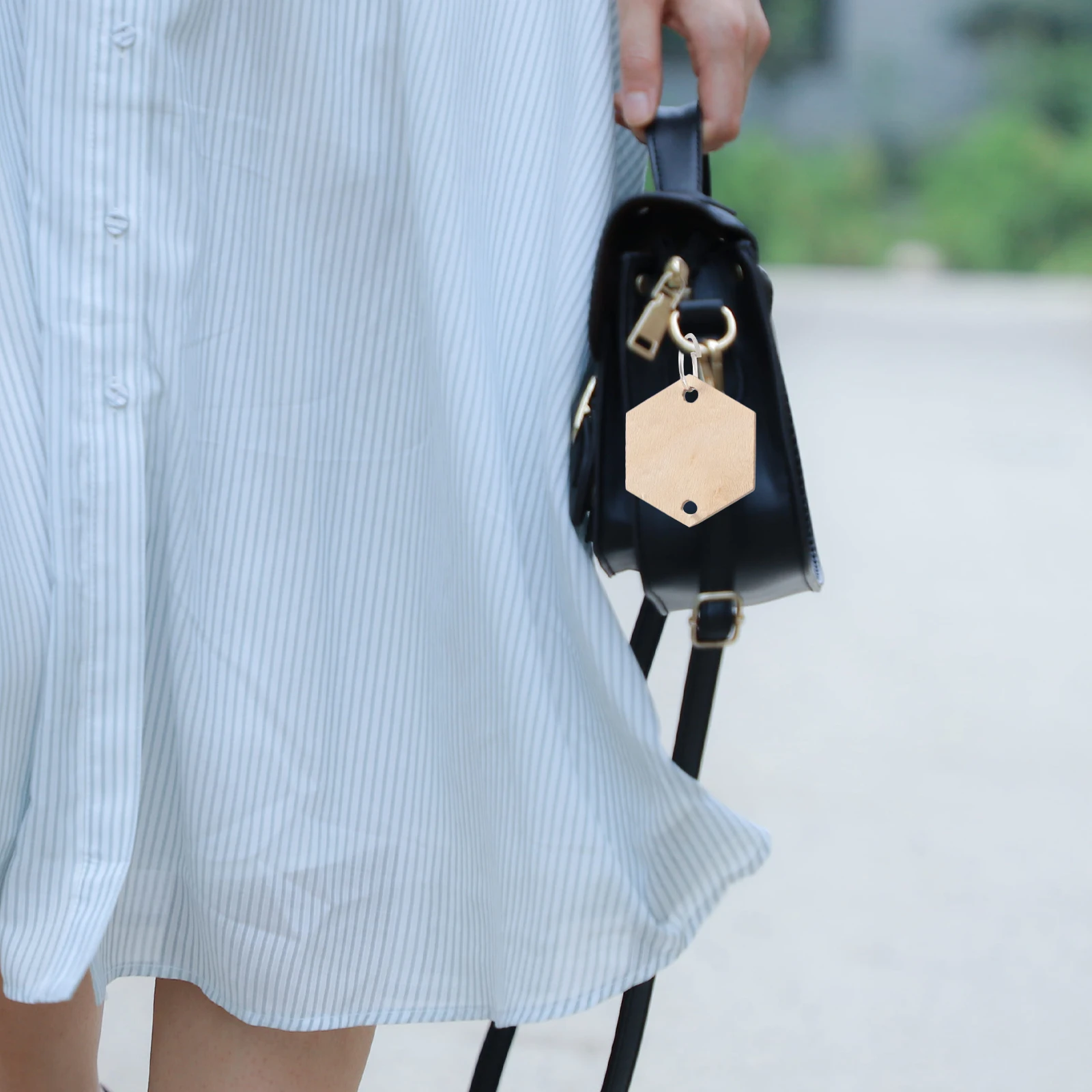 

Hexagon Wooden Keychain Blank for Crafting DIY Wood Slices Pendant Decorative Key Decor Multifunctional Unpainted Wood Cones