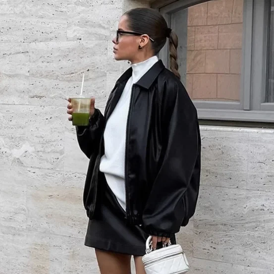 سترة جلدية نسائية شتوية فضفاضة لراكبي الدراجات النارية بأكمام طويلة وطية صدر السترة ملابس خارجية عصرية