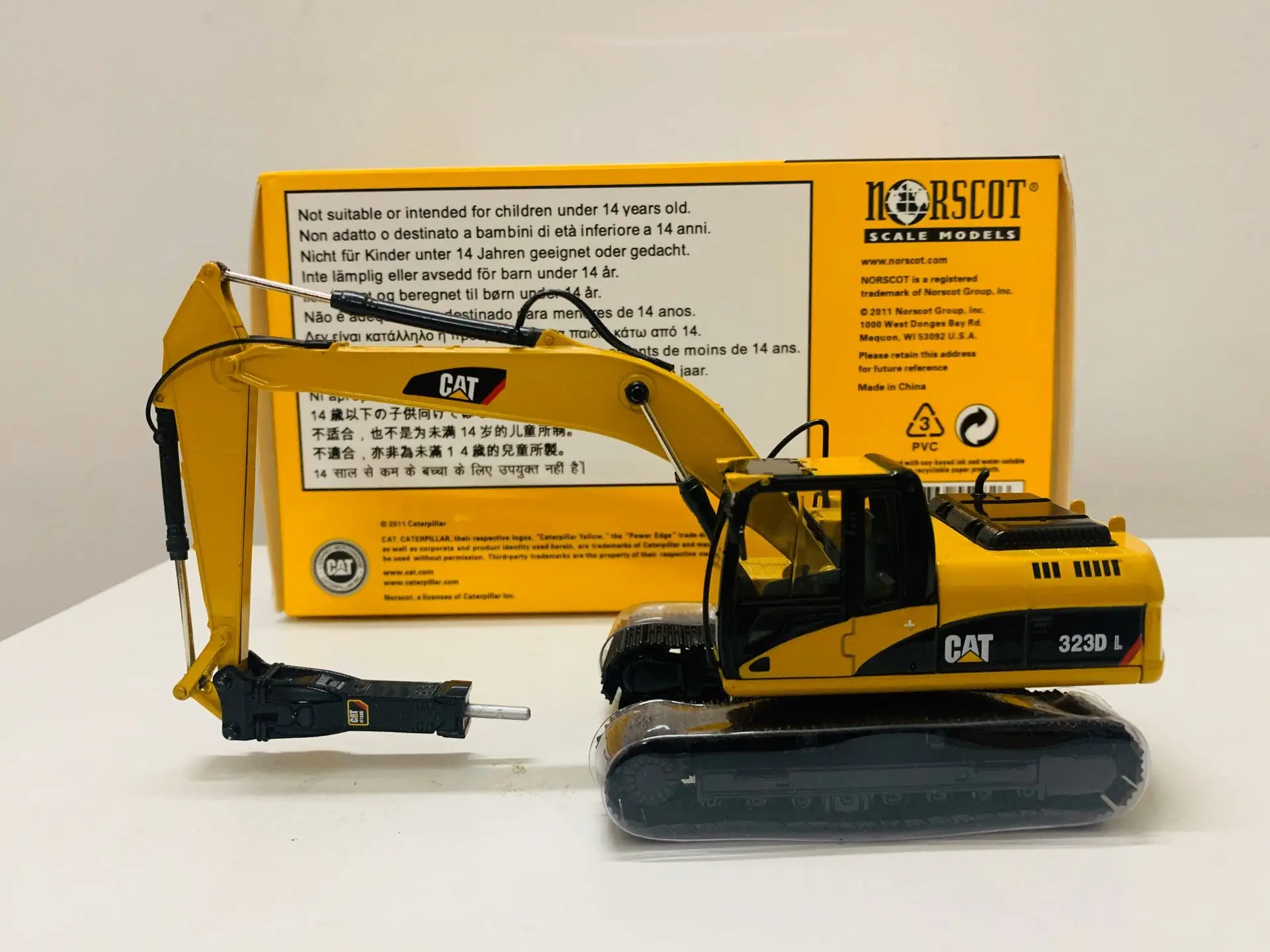 323D L Hydraulic Excavator With H120E Hammer 1:50 Scale Die-Cast Model 55282