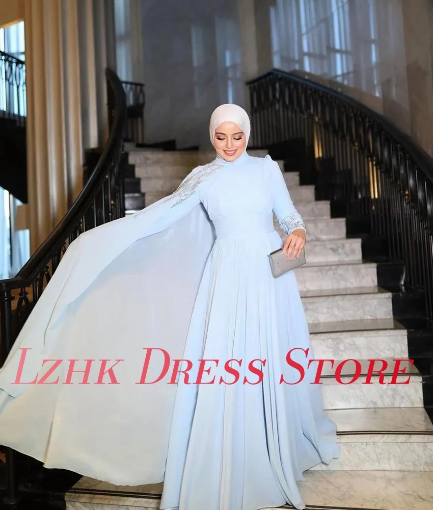 فستان سهرة شيفون رشيق مخصص على شكل حرف a مطرز بالكريستال وأكمام طويلة بطول الأرض وياقة عالية فساتين لحضور الحفلات الموسيقية