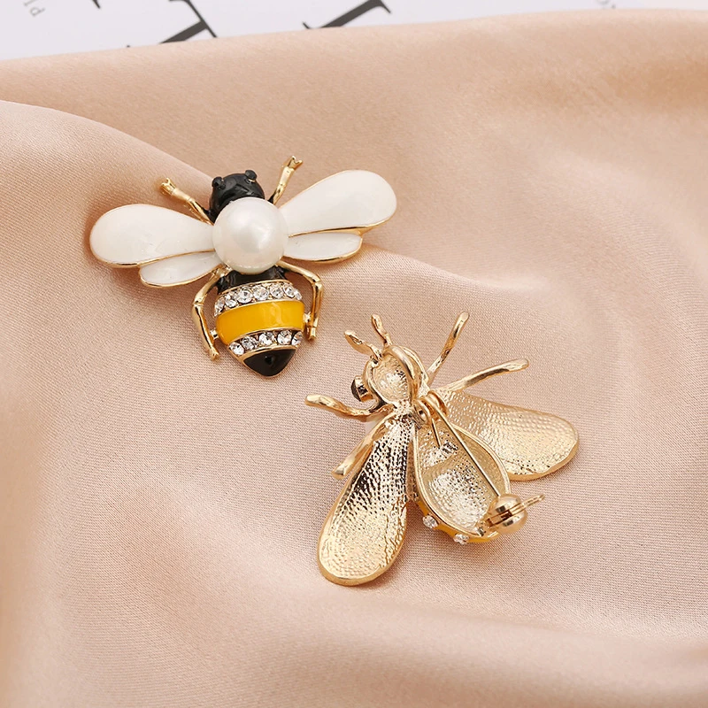 Cute Rhinestone Bee Brooch Women Party Accessories Insect Pearl Corsage Brooches Cardigan Suit Clothing Accessories Gift