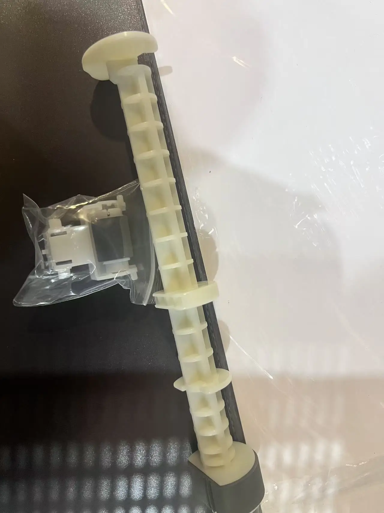 

5 компл. 1466932 1447353 РОЛИК ДЕРЖАТЕЛЯ ВАЛА в сборе для EPSON L800 L801 L805 L810 R270 R285 R290 R295 R360 R390 P50 T50 T59 T60