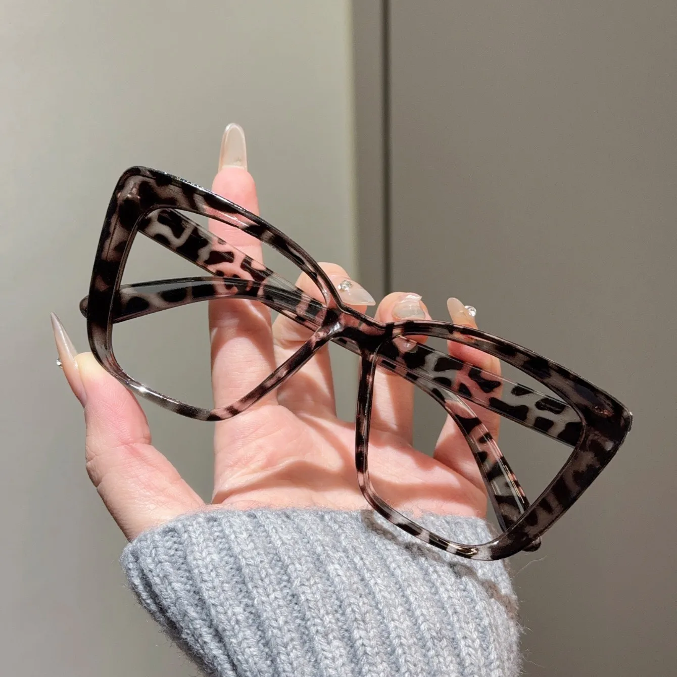 Transparente quadratische, schlichte Brille mit PC-Rahmen für Damen und Herren, gewöhnliche Brille, Cat-Eye-Brille, blockierende optische Brille