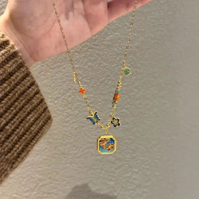 

Позолоченное эмалированное ожерелье-бабочка из чистой меди, легкое, роскошное, нишевое, изысканное, в античном стиле, цепочка для свитера, женский подарок на день рождения
