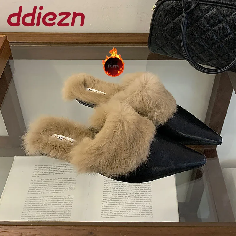 الأحذية القطيفة السيدات الشرائح أحذية مفتوحة داخلي في الهواء الطلق الإناث البغال موضة نِعال من الفراء أحذية للنساء جديد في الشتاء