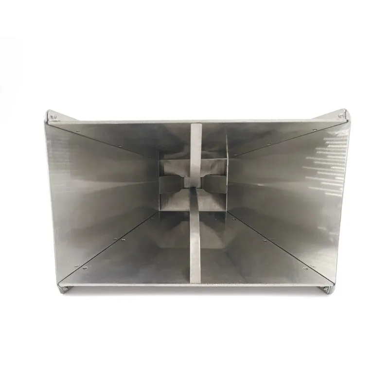 نطاق عريض للغاية 800 ميجا هرتز إلى 6 جيجا هرتز 12 ديسيبل نطاق عريض هوائي بوق مزدوج مضلع متعدد الموجات