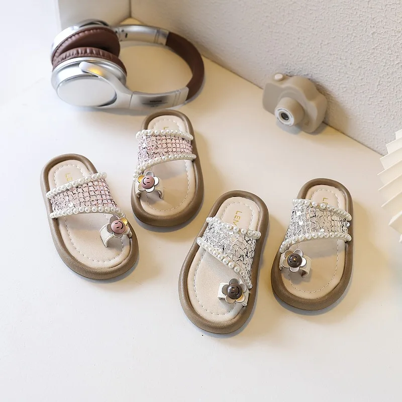 

Летние детские шлепанцы с жемчугом, уличные нескользящие модные повседневные туфли для девочек в стиле принцессы, дышащие пляжные шлепанцы с закрытым носком для детей