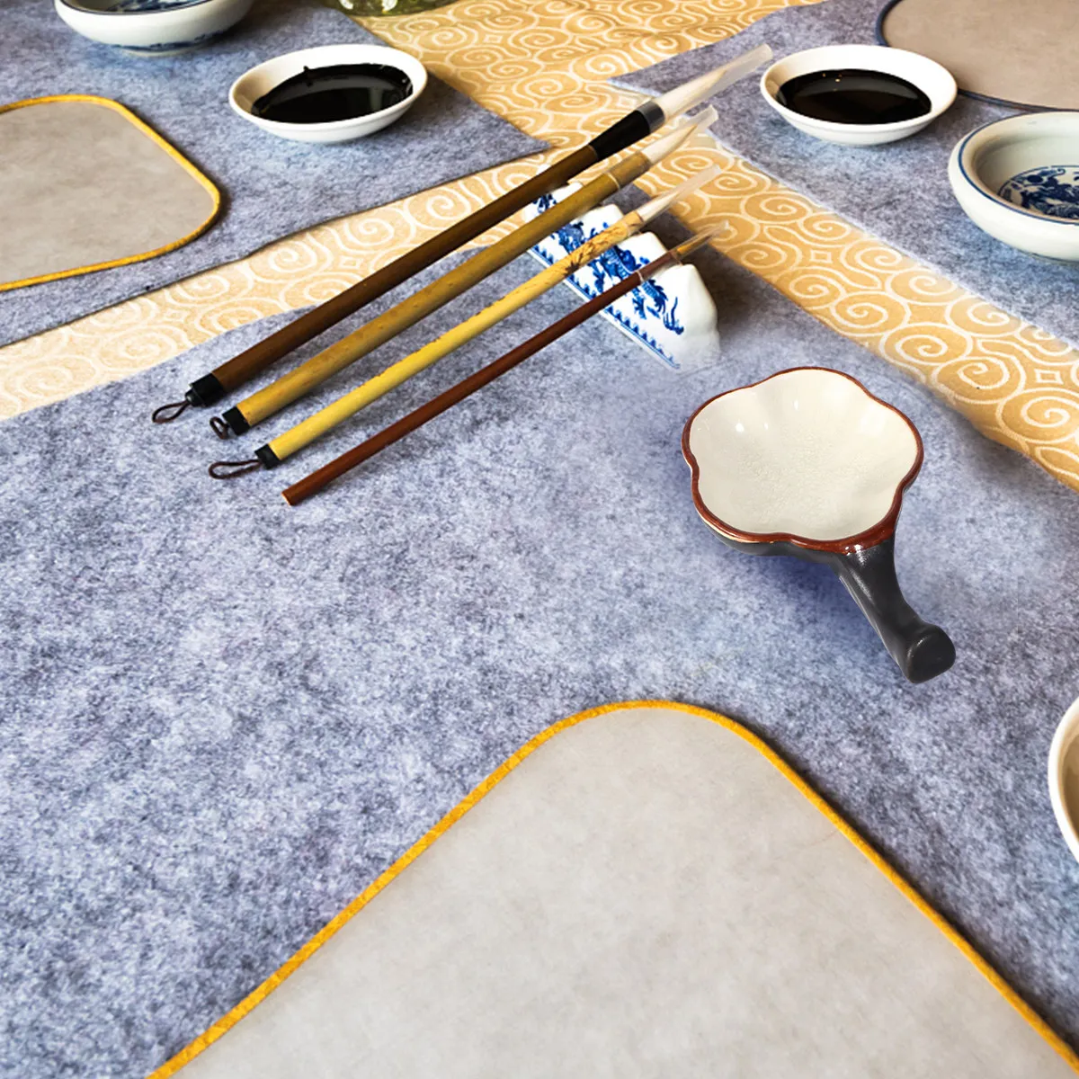 Color Mixing Tray Ceramic Ink Plate Polished Bottom Safe Calligraphy Brush Pen Holder Brush Washing Tray Elegant Painting Art
