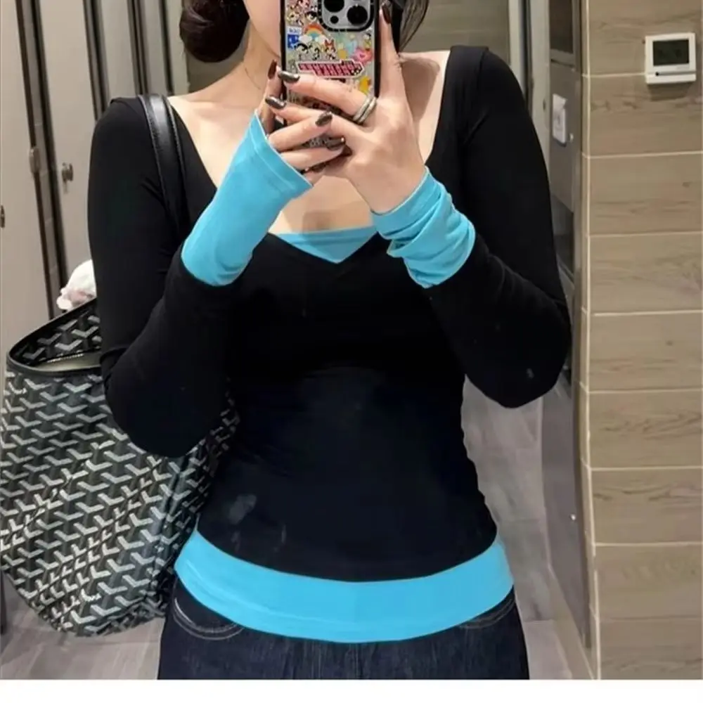 

2025 New Korean Versatile Splicing Fake Two piece Long sleeved T-shirt for Women's Early Spring High end Sensation V-neck Slimmi