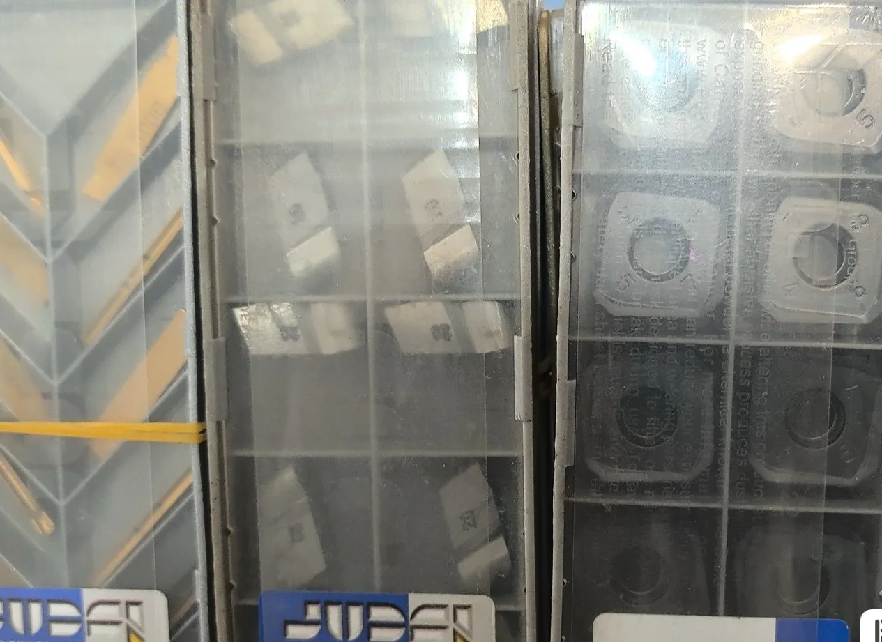 

Hard alloy cutting blades HFPR 4020 IC808