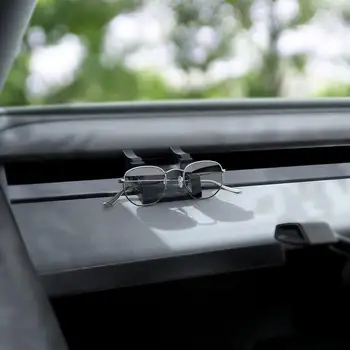適用於特斯拉 Model Y 2020-2025 和 Model 3 2017-2025 的矽膠手機支架,也可作為出風口掛鉤和太陽眼鏡架使用。 10 最佳銷售 2020款特斯拉Model 3配件 - №9