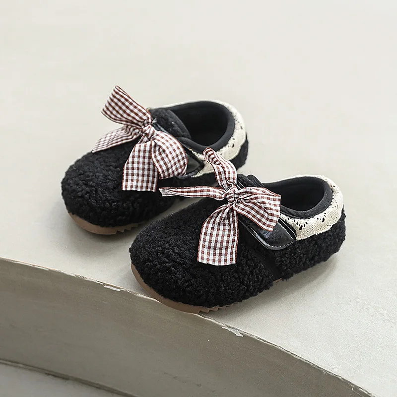 2025 الأطفال أفخم أحذية الخريف الشتاء جديد الفتيات حذاء مسطح في الهواء الطلق الأميرة الحلو Bowknot الدافئة فروي الاطفال أحذية قطنية