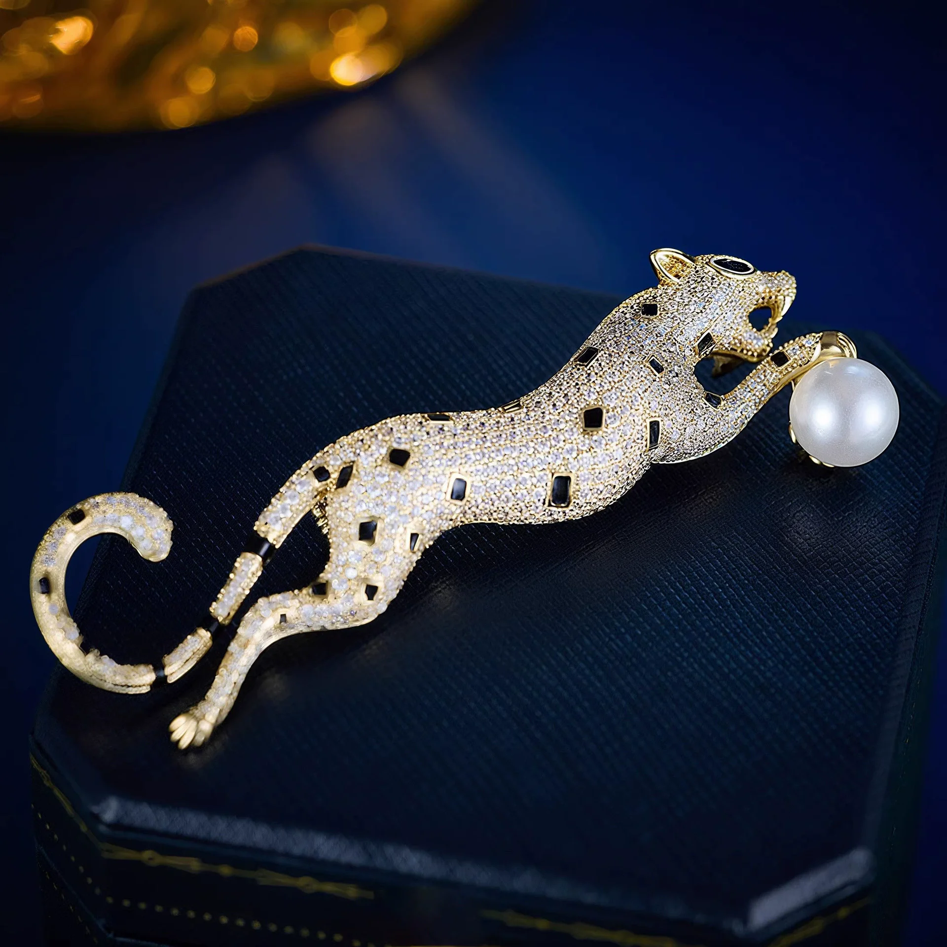 Shining Leopard Brooches For Women Men 2-color Full Rhinestone Running Animal Party Office Brooch Pins Gifts