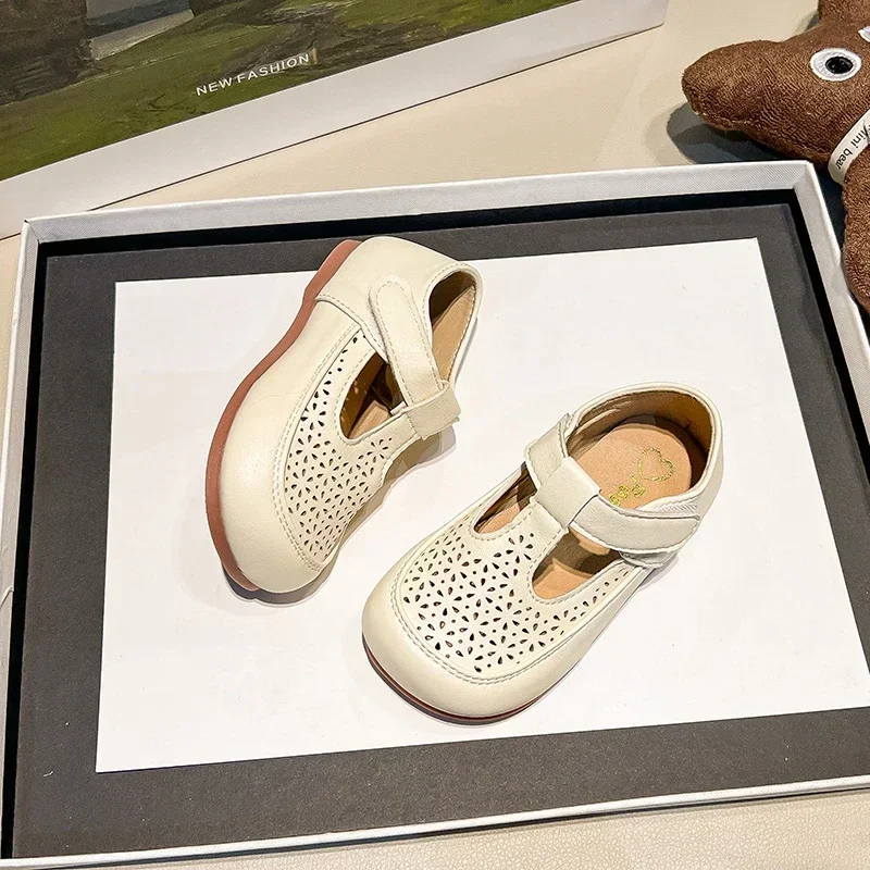 2025 Summer Women's Baby Casual Shoes Children's Sandals Hollow Princess Shoes Children's Soft Bottom Sandals Retro Style